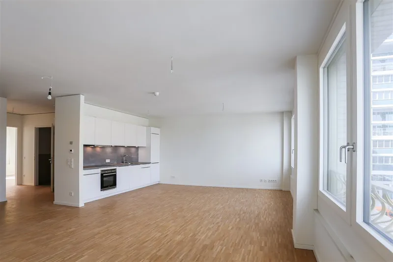 QH Crown: Großzügige 2-Zi.-Wohnung mit Wasserblick auf den Nordhafen — photo 1